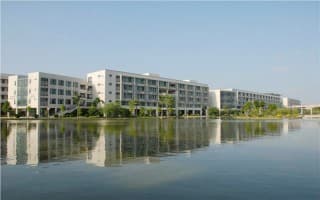 大学城校区-湖