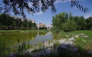 校园湖