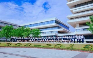 毕业生风采