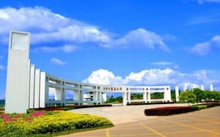 校大门