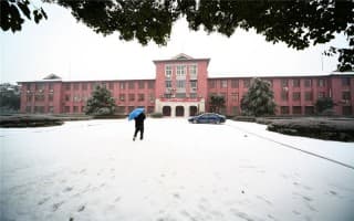 第一教学楼雪景