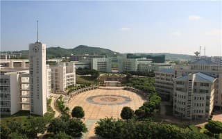 中心广场裙楼
