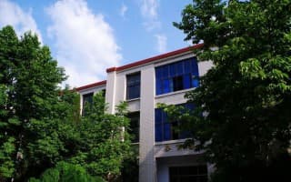 郑州工商学院--办公楼