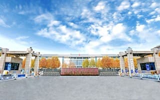 学校南大门